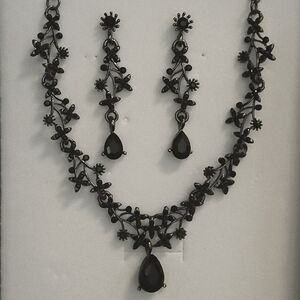 Black Floral And Teardrop Crystal Necklace & Earring Set